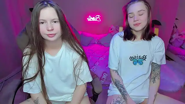 Snapshot of HelloRoxy chatting on 01/08/25, 03:19 HelloRoxy online show from 01/08/25, 03:19