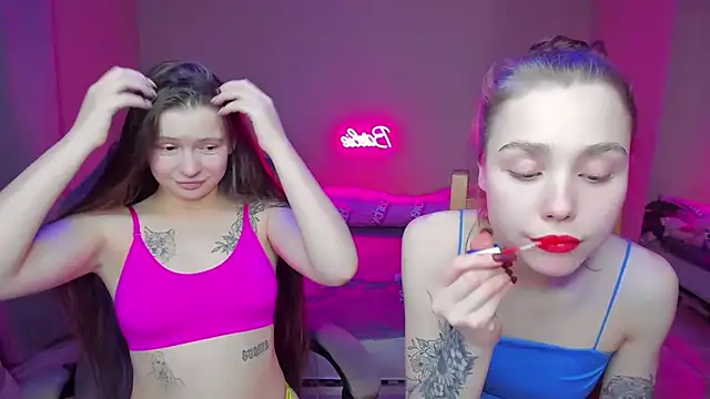 Snapshot of HelloRoxy chatting on 01/21/25, 07:39 HelloRoxy online show from 01/21/25, 07:39