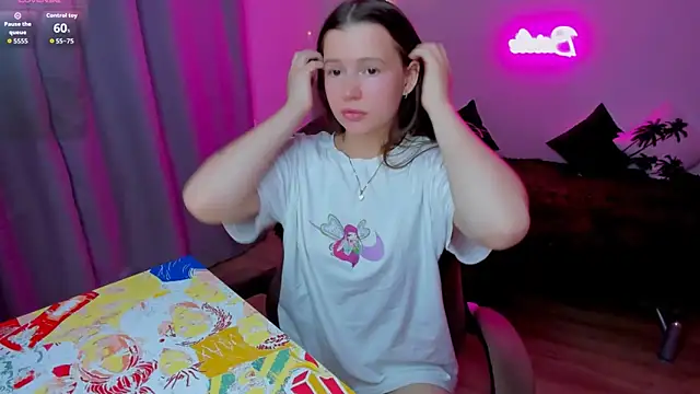 Snapshot of HelloRoxy chatting on 11/08/25, 07:01 HelloRoxy online show from 11/08/25, 07:01