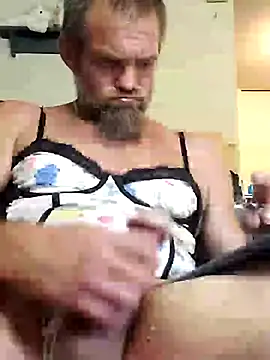 Snapshot of littleChop33 chatting on 10/02/25, 02:40 littleChop33 online show from 10/02/25, 02:40