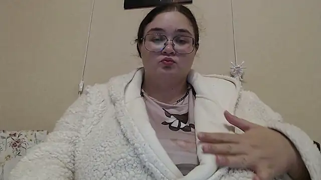 Snapshot of _mika_in_passion chatting on 09/28/25, 07:30  mika in passion online show from 09/28/25, 07:30