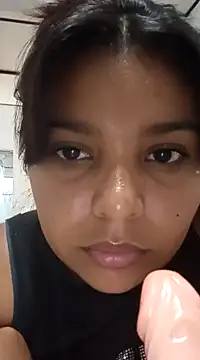 Snapshot of stefanie010 chatting on 02/11/25, 06:44 stefanie010 online show from 02/11/25, 06:44