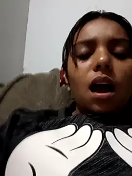 Snapshot of stefanie010 chatting on 02/21/25, 11:32 stefanie010 online show from 02/21/25, 11:32