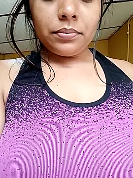 Snapshot of stefanie010 chatting on 05/08/26, 03:17 stefanie010 online show from 05/08/26, 03:17