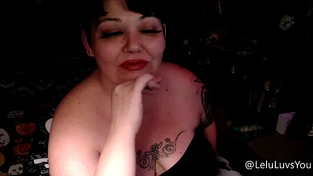 Snapshot of LeluLuvsYou chatting on 10/30/25, 07:10 LeluLuvsYou online show from 10/30/25, 07:10