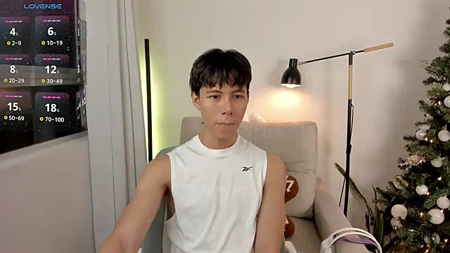 Snapshot of kim_lian21 chatting on 12/19/25, 05:14 kim lian21 online show from 12/19/25, 05:14