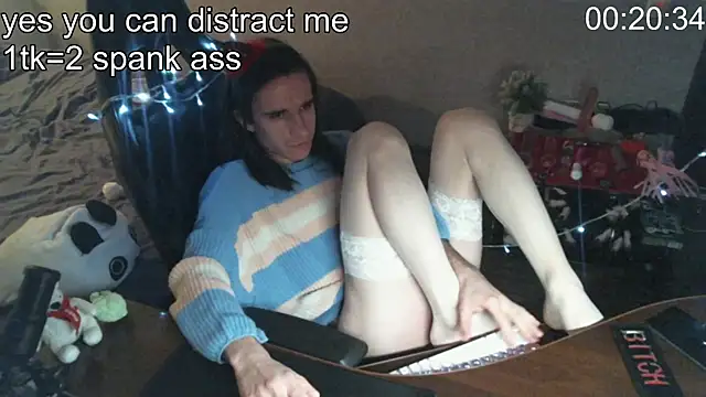 Snapshot of izilizi_23 chatting on 12/11/24, 07:36 izilizi 23 online show from 12/11/24, 07:36