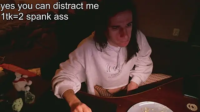 Snapshot of izilizi_23 chatting on 12/28/24, 12:56 izilizi 23 online show from 12/28/24, 12:56