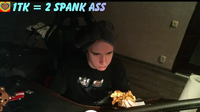 Snapshot of izilizi_23 chatting on 10/06/25, 06:38 izilizi 23 online show from 10/06/25, 06:38