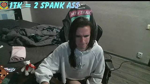 Snapshot of izilizi_23 chatting on 11/11/25, 06:41 izilizi 23 online show from 11/11/25, 06:41