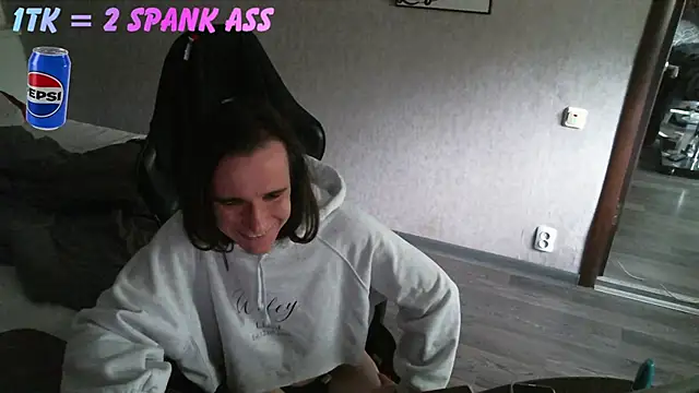 Snapshot of izilizi_23 chatting on 06/03/26, 03:28 izilizi 23 online show from 06/03/26, 03:28