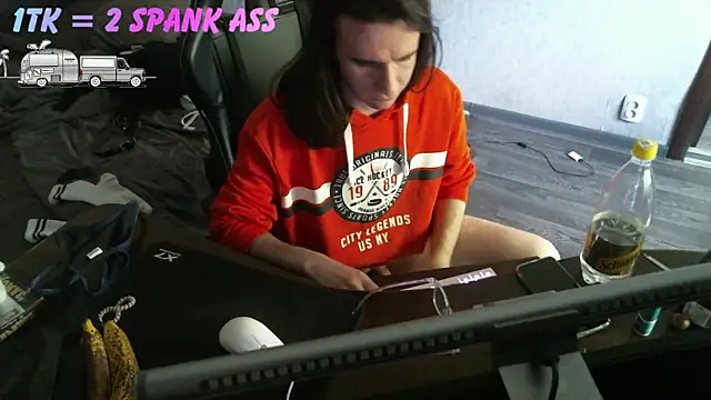 Snapshot of izilizi_23 chatting on 06/18/26, 02:32 izilizi 23 online show from 06/18/26, 02:32
