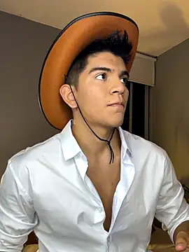 santiago 01 online show from 11/01/25, 12:23