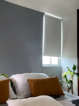 santiago 01 online show from 12/15/25, 07:51