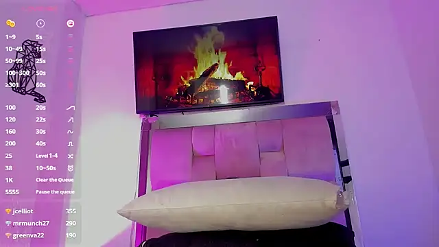 Snapshot of emily_lady20 chatting on 01/28/25, 11:06 emily lady20 online show from 01/28/25, 11:06