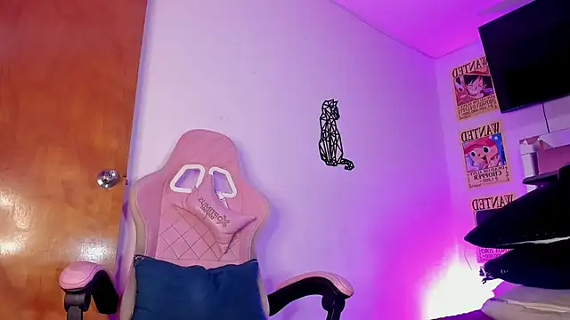 Snapshot of emily_lady20 chatting on 11/02/25, 11:29 emily lady20 online show from 11/02/25, 11:29