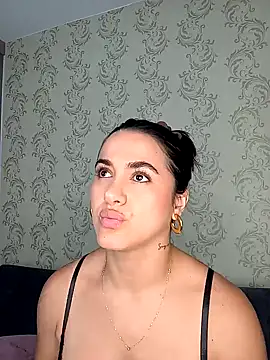 Snapshot of Bella_Fior chatting on 06/12/26, 12:31 Bella Fior online show from 06/12/26, 12:31