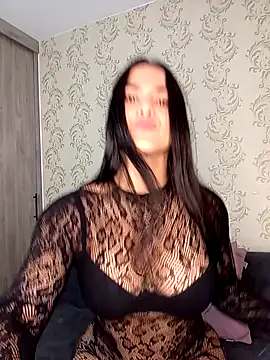 Snapshot of Bella_Fior chatting on 06/14/26, 02:24 Bella Fior online show from 06/14/26, 02:24