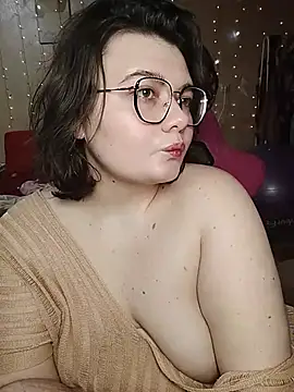 Snapshot of DenisHailey chatting on 04/09/26, 06:24 DenisHailey online show from 04/09/26, 06:24