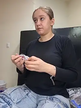 NaomiShimizu online show from 12/20/25, 08:05