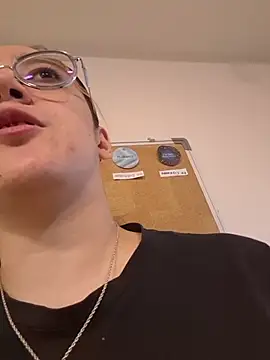 NaomiShimizu online show from 04/16/26, 08:31