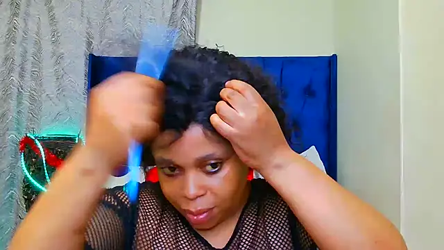 THESHORTQUEEN online show from 01/05/26, 06:33