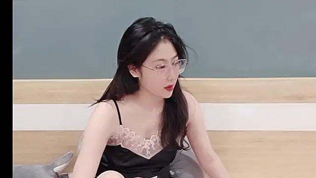 Snapshot of Chuppa_Chup chatting on 01/01/25, 12:11 Chuppa Chup online show from 01/01/25, 12:11