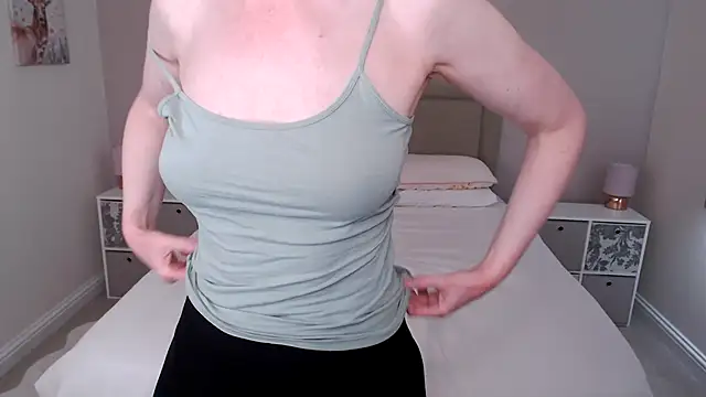 Snapshot of British_Goddess_Anna chatting on 01/28/25, 12:00 British Goddess Anna online show from 01/28/25, 12:00