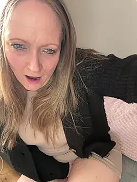 HoneyBluex online show from 02/03/25, 01:08