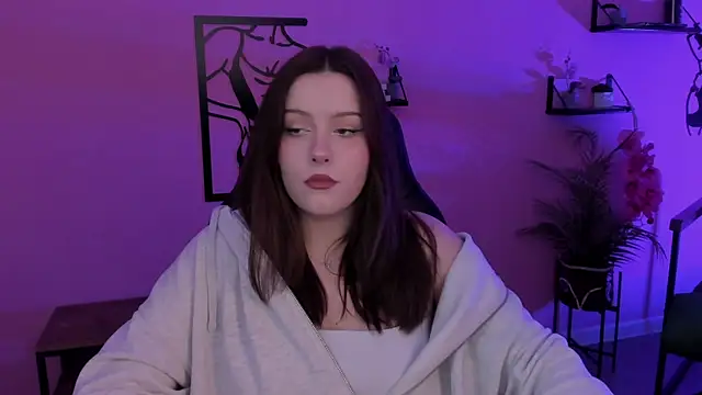 CoralineKeyns online show from 12/17/24, 11:39