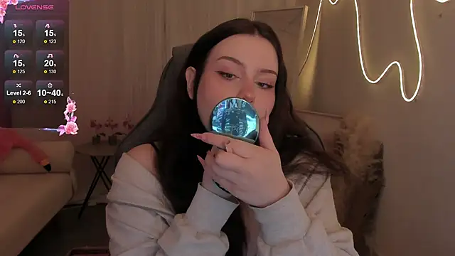 Snapshot of CoralineKeyns chatting on 03/10/26, 05:34 CoralineKeyns online show from 03/10/26, 05:34