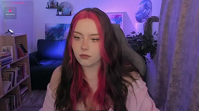 Snapshot of CoralineKeyns chatting on 03/24/26, 05:23 CoralineKeyns online show from 03/24/26, 05:23