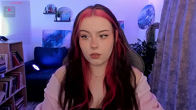 Snapshot of CoralineKeyns chatting on 03/27/26, 06:41 CoralineKeyns online show from 03/27/26, 06:41