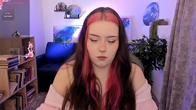 Snapshot of CoralineKeyns chatting on 04/02/26, 05:38 CoralineKeyns online show from 04/02/26, 05:38