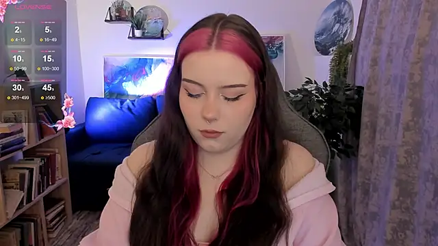 Snapshot of CoralineKeyns chatting on 04/07/26, 05:41 CoralineKeyns online show from 04/07/26, 05:41