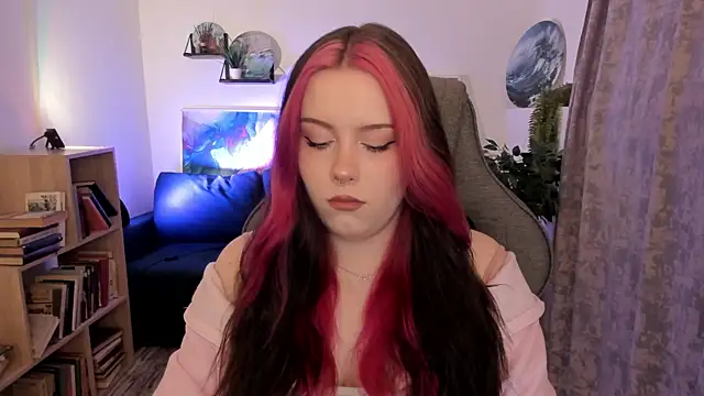 Snapshot of CoralineKeyns chatting on 04/08/26, 05:29 CoralineKeyns online show from 04/08/26, 05:29