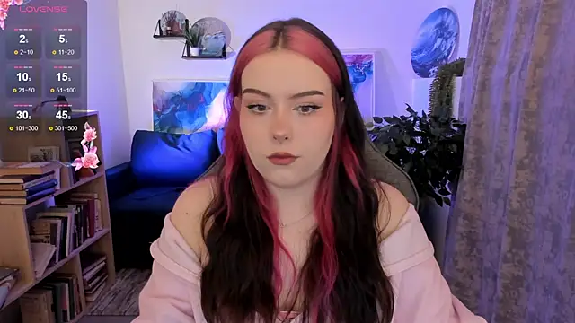 Snapshot of CoralineKeyns chatting on 04/14/26, 05:24 CoralineKeyns online show from 04/14/26, 05:24