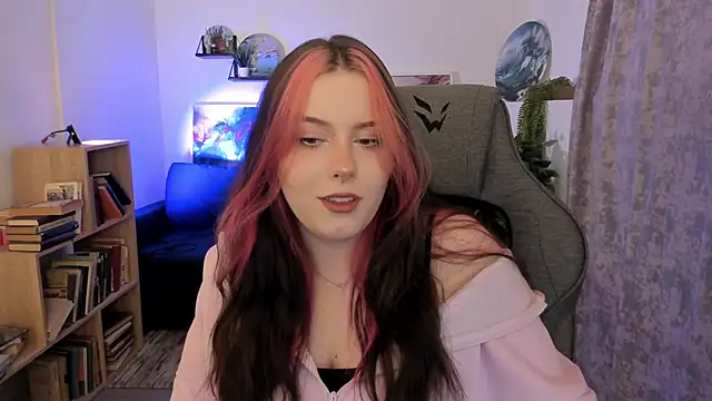 Snapshot of CoralineKeyns chatting on 04/23/26, 05:30 CoralineKeyns online show from 04/23/26, 05:30