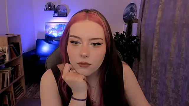 Snapshot of CoralineKeyns chatting on 07/10/26, 05:34 CoralineKeyns online show from 07/10/26, 05:34