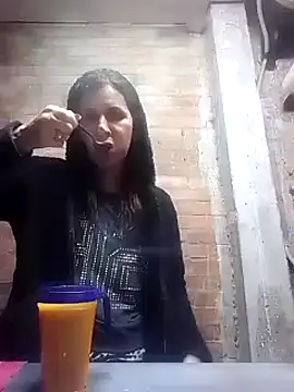 Cameron puppy online show from 03/12/25, 02:41