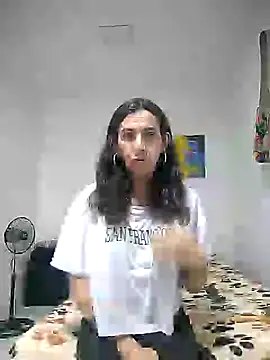 Snapshot of Cameron_puppy chatting on 05/30/26, 05:04 Cameron puppy online show from 05/30/26, 05:04
