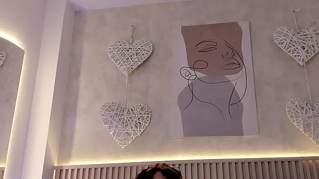 daiana curly online show from 11/30/25, 08:02