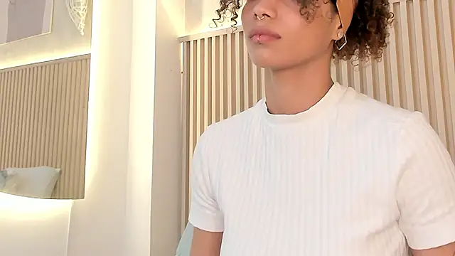 daiana curly online show from 02/28/26, 07:48