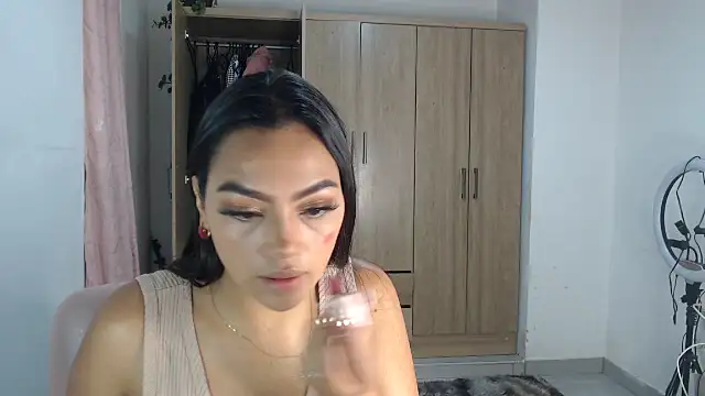 fairylatin222 online show from 02/04/25, 11:16