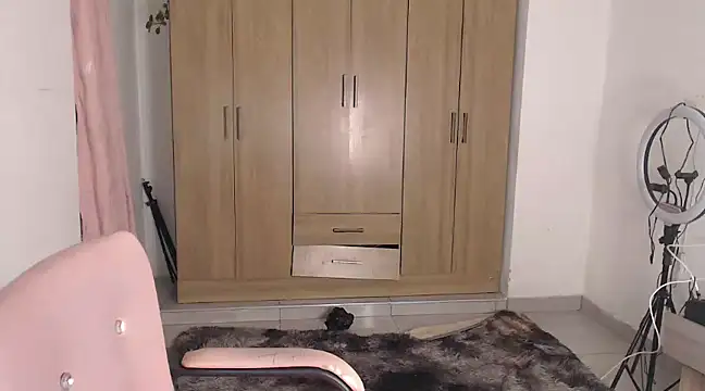 fairylatin222 online show from 02/06/25, 12:54