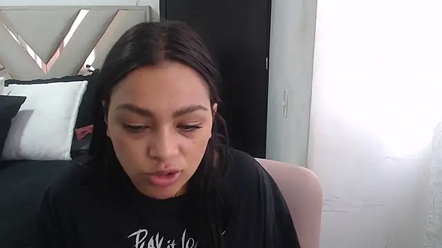 fairylatin222 online show from 10/18/25, 11:55