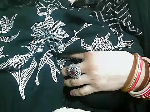 Snapshot of rehana_housewife chatting on 03/02/26, 08:10 rehana housewife online show from 03/02/26, 08:10