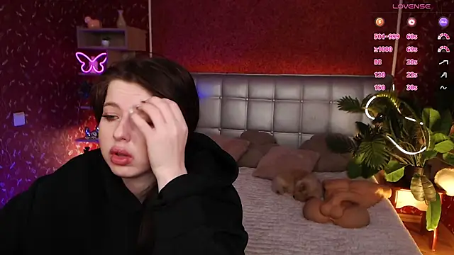 Snapshot of JulieHeets chatting on 01/24/25, 08:44 JulieHeets online show from 01/24/25, 08:44