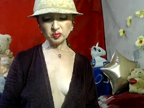 hottieperla online show from 01/28/25, 07:42