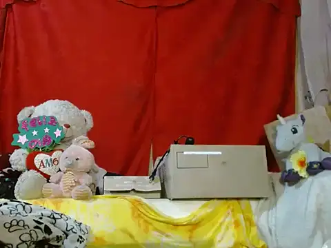 hottieperla online show from 04/13/26, 08:36